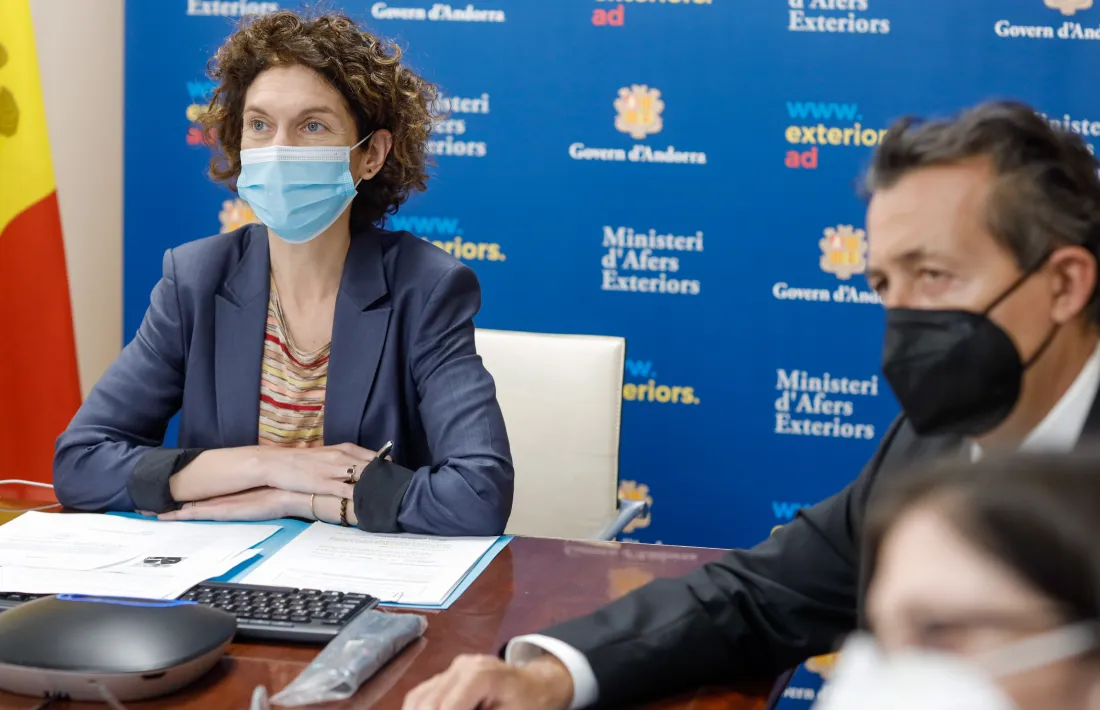 La ministra d'Afers Exteriors, Maria Ubach, durant la reunió amb el seu homòleg txec.