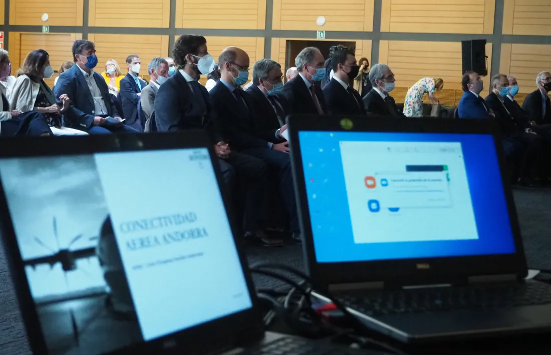 L'informe presentat aquest dijous sobre les possibles rutes de l'aeroport Andorra-La Seu.