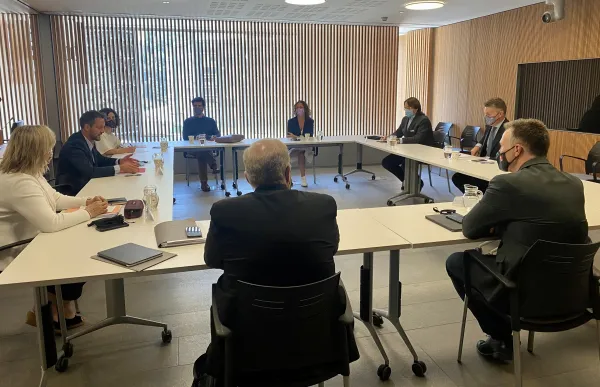 p._07_visita_andreas_schwals_europarlamentari_consell_general