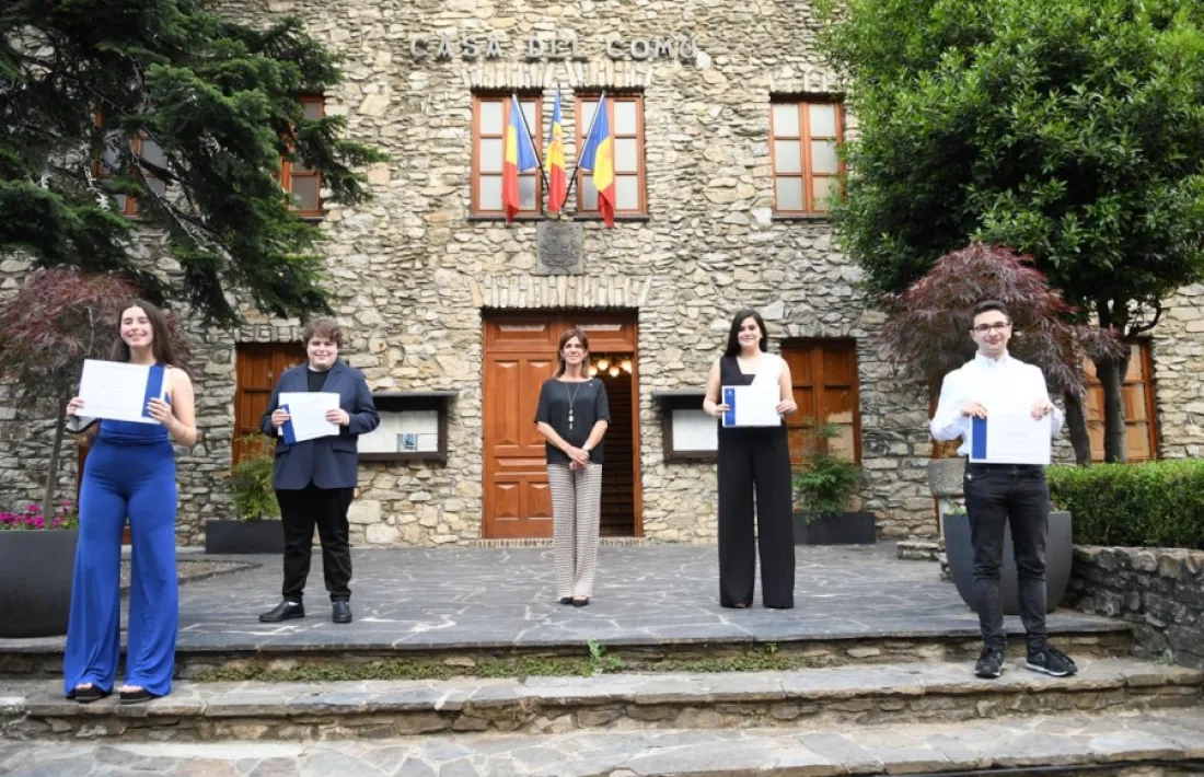 Vilarrubla, amb els estudiants guanyadors d’enguany.