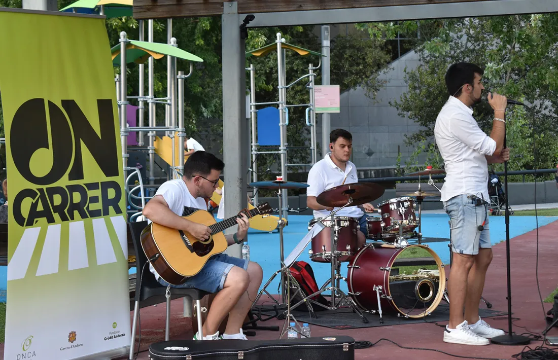 Un moment del concert que Tudo's Band en el marc de l'ON-Carrer l'any passat.