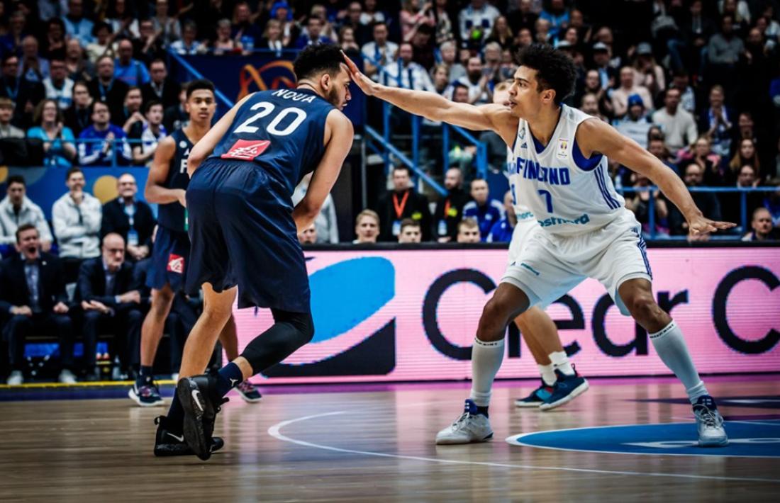Amine Noua, amb la selecció francesa absoluta, contra Finlàndia, en un partit de qualificació de la Copa del Món 2019. Foto: FIBA Europe