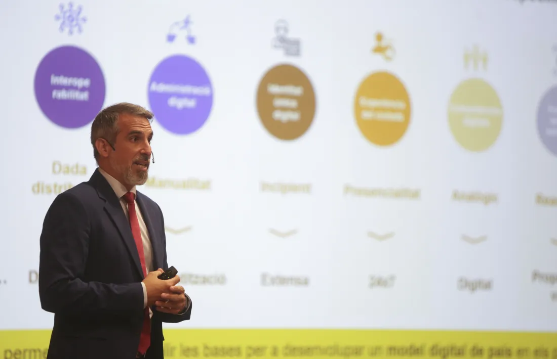 El secretari d’Estat de Transformació Digital i Projectes Estratègics, César Marquina, ha presentat el pla de transformació digital.