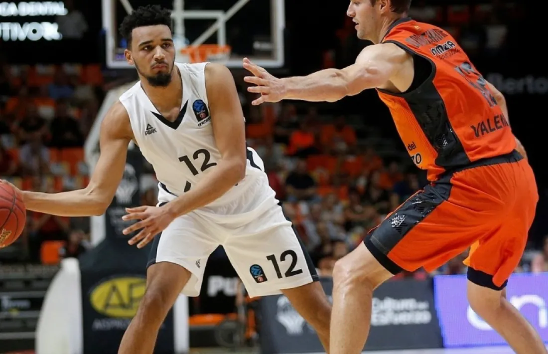 Amine Noua, amb Doornekamp.  Foto: Twitter