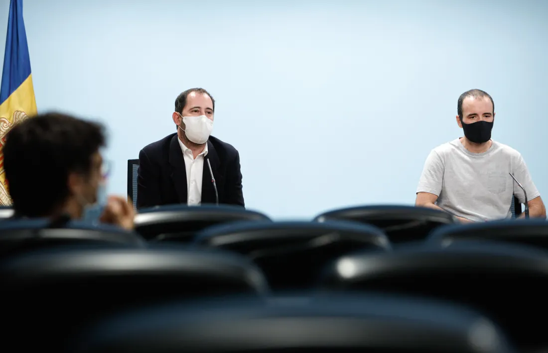 El director de l'Oficina de l'Energia i el Canvi Climàtic, Carles Miquel, i el coordinador de sostenibilitat i investigador de l'Andorra Recerca+Innovació, Oriol Travesset.