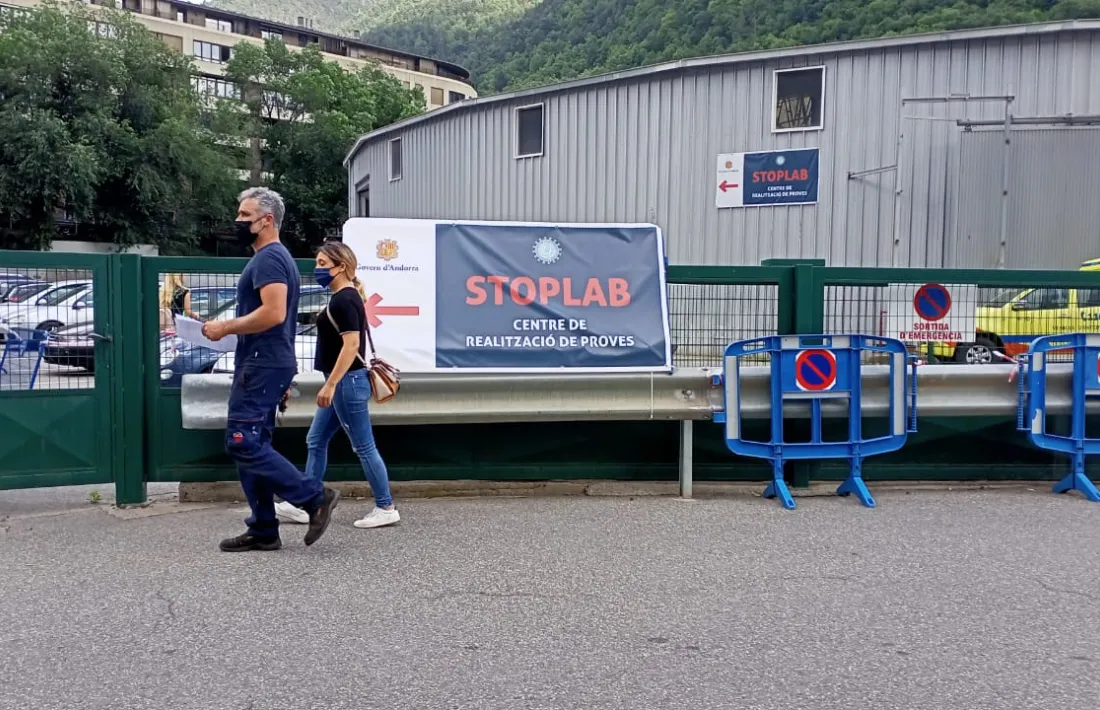 L'stop lab situat a l'antiga plaça de Braus.