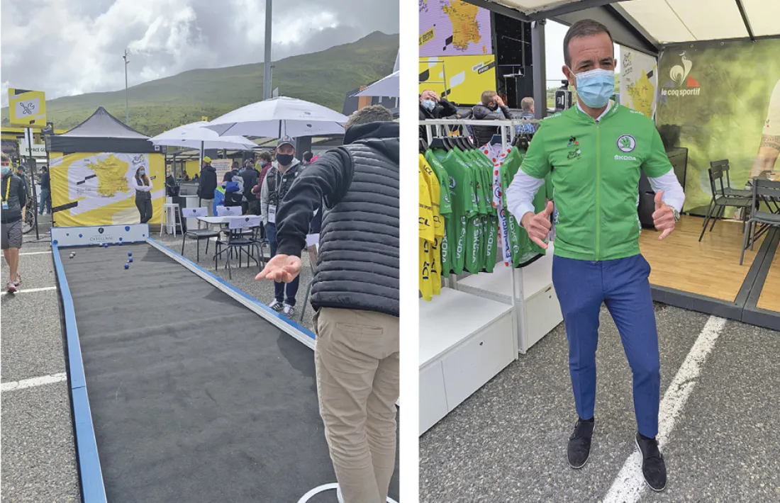 La petanca, un atractiu del ‘village’ del Tour. Jordi Torres, amb el mallot verd del Tour.