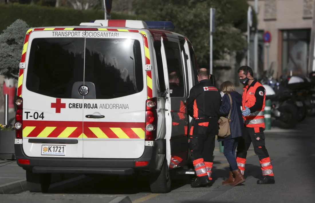La Creu Roja va comunicar el 30 de juny que es presentava al concurs de transport sanitari i divendres passat en va quedar exclosa per no complir un dels requisits.