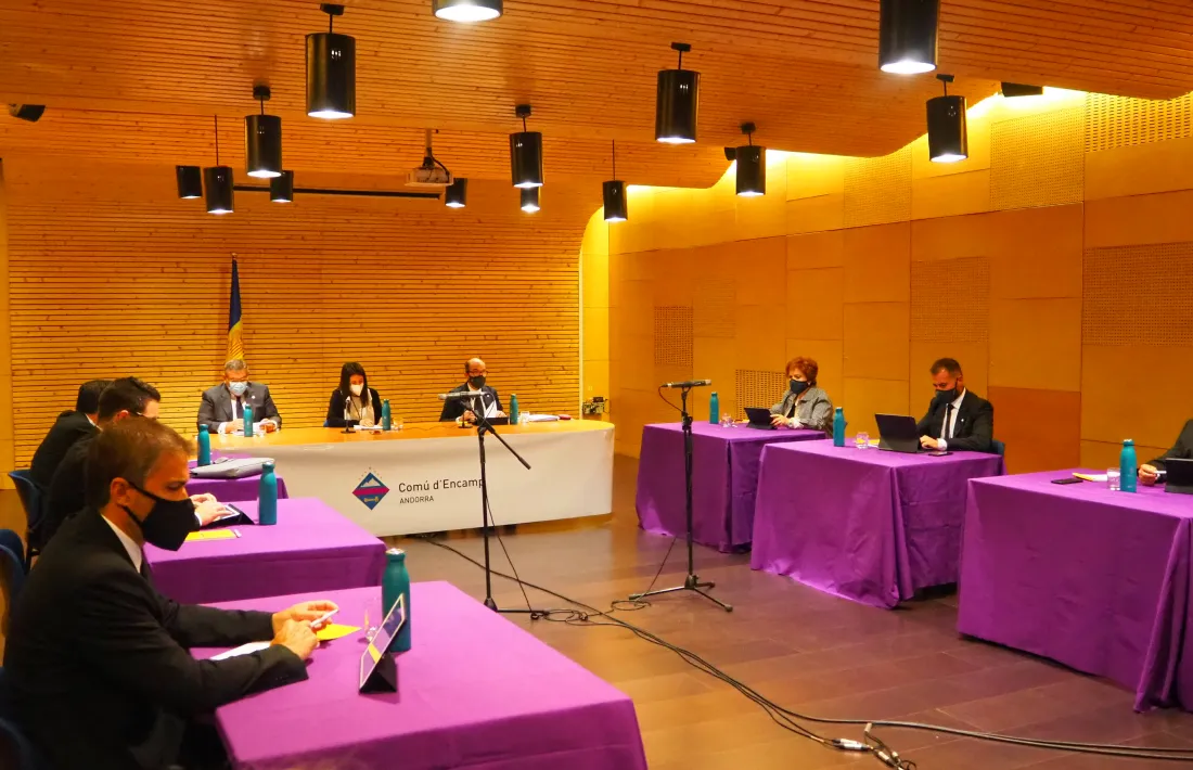 Un moment de la sessió del consoll de comú d'Encamp celebrada aquest matí al Pas de la Casa.
