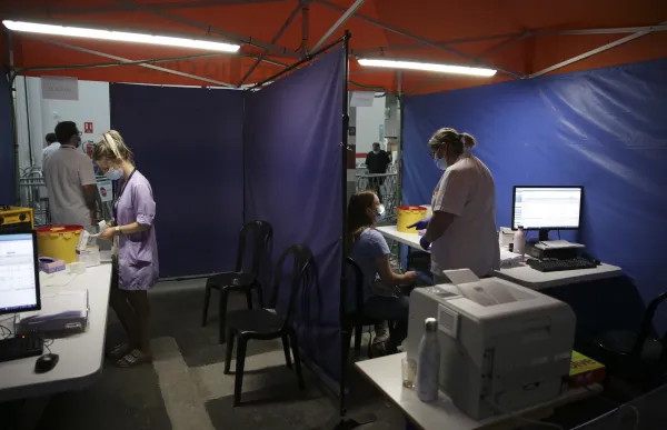 p._10_vacuna_facundo_santana