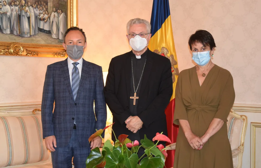 Espot i Suñer amb el copriíncep episcopal.