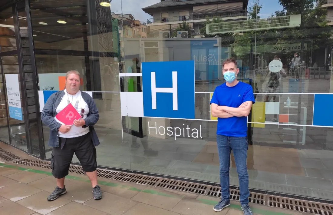 Els portaveus sindicals a la porta de la FSH on s'ha celebrat la roda de premsa. 