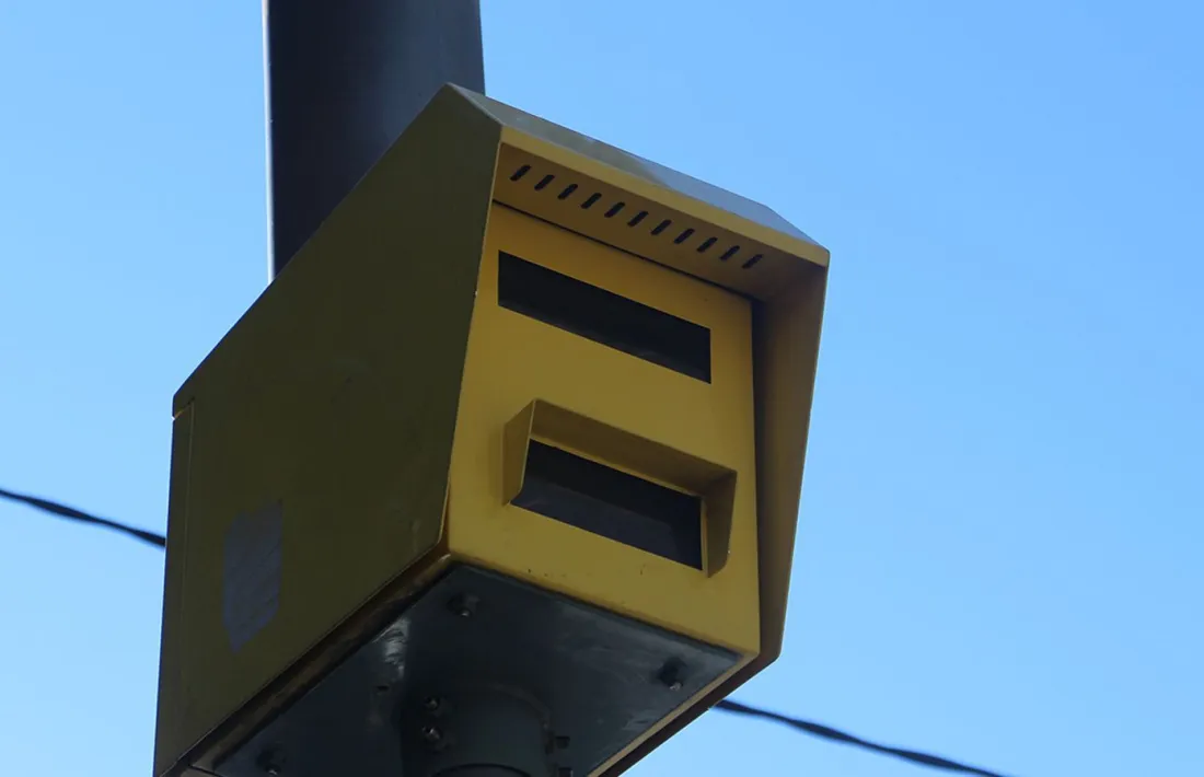Un radar de velocitat instal·lat a la xarxa viària.