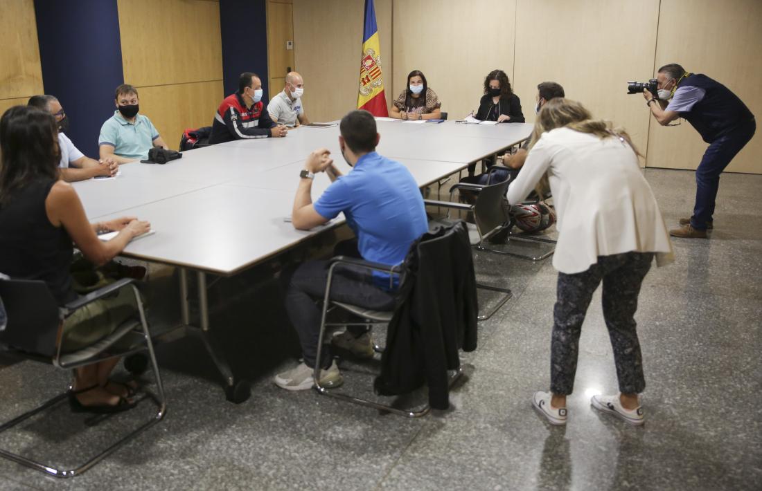 La ministra Trini Marín en la reunió d’aquest dilluns amb els representants dels sindicats de la Funció Pública.