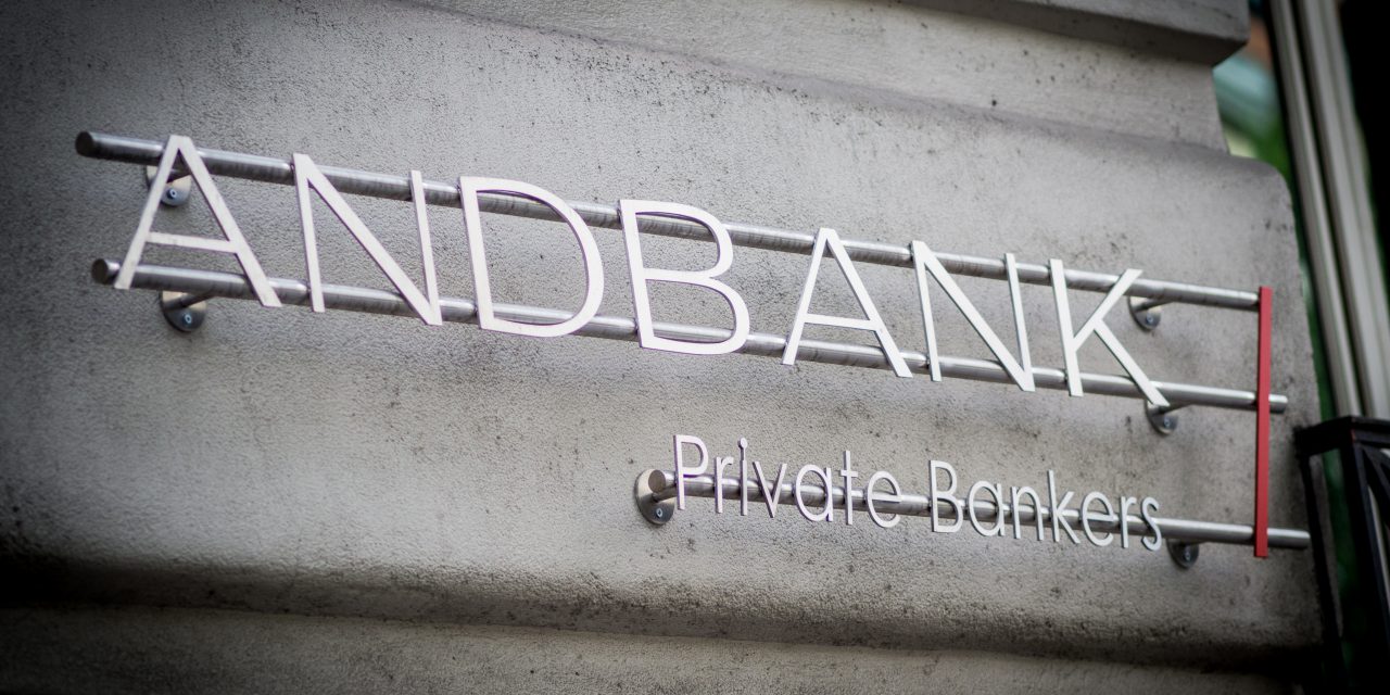 andbank-espana-sede-madrid-logo-metal-entrada-1280x640