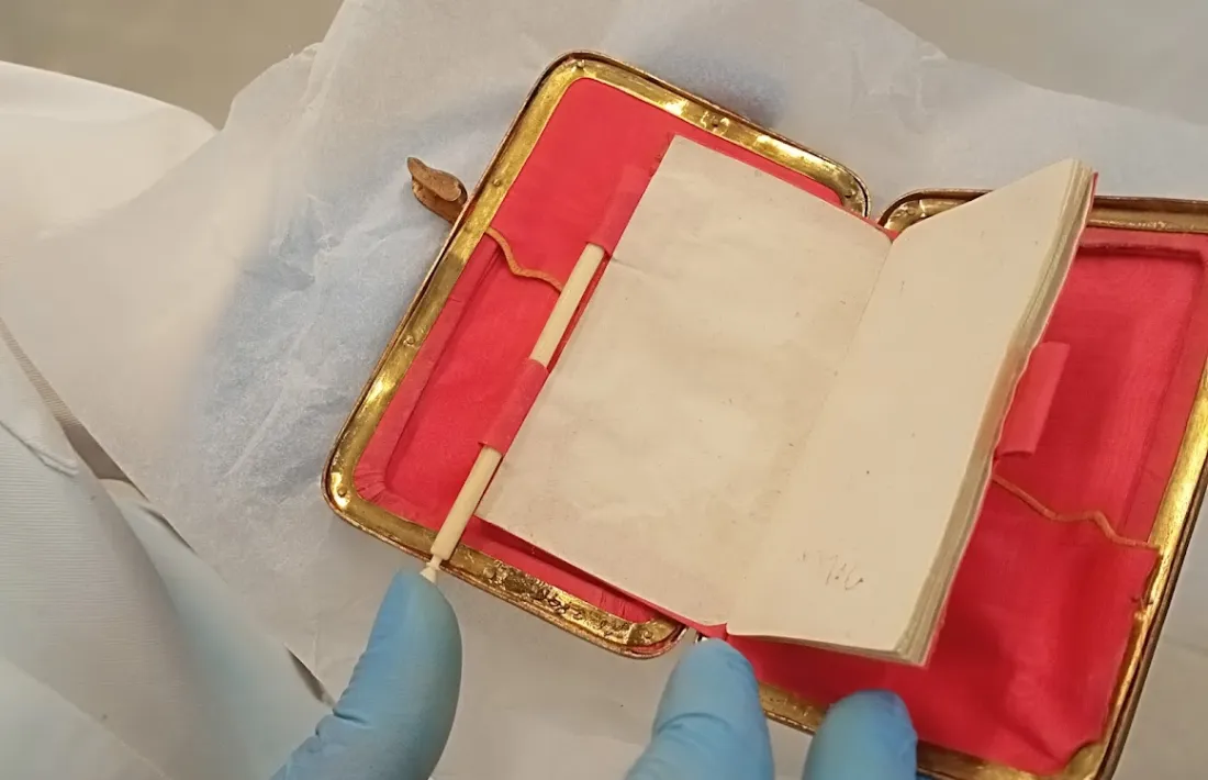 Llibreteta femenina per anotar-hi la llista de balladors.