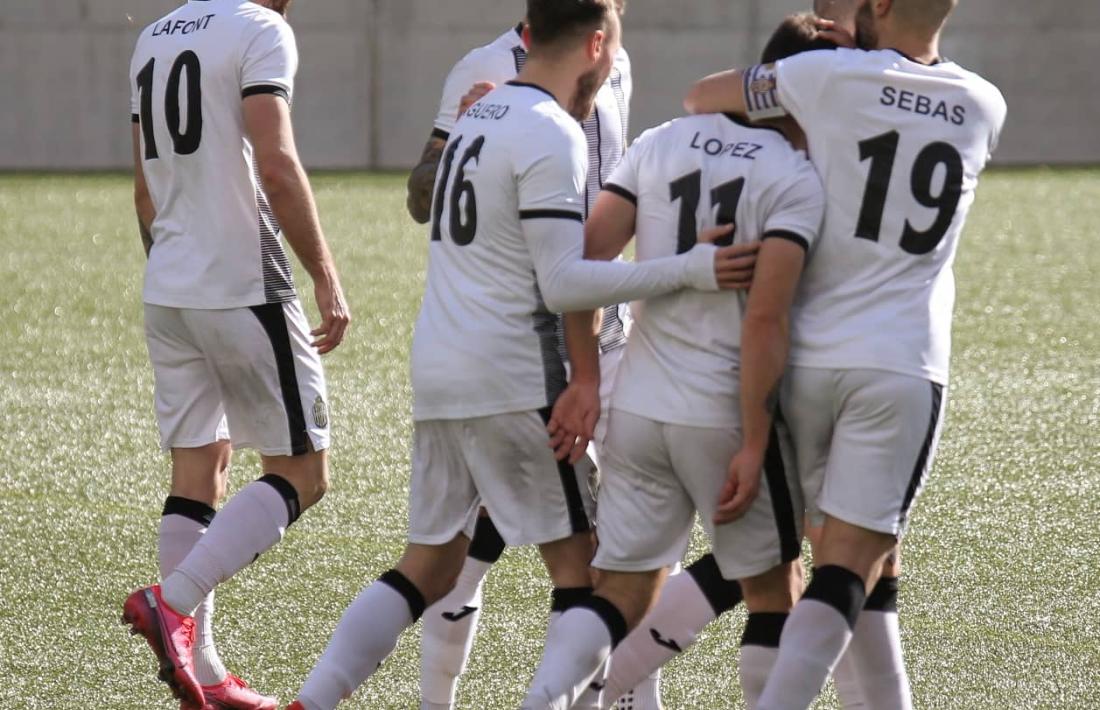 Sebas Gómez i Guillaume López celebren un gol la temporada passada amb la UE Engordany. Foto: Twitter UE Engordany