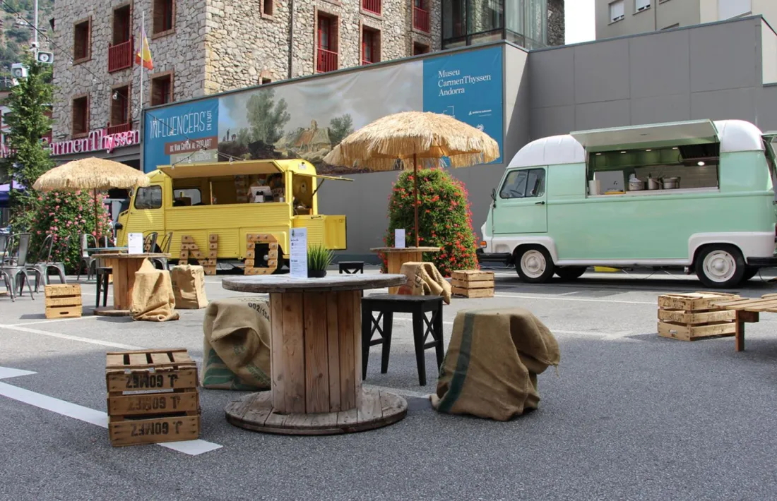 Algunes de les 'food-trucks' que es van instal·lar a Escaldes-Engordany en el marc del programa Sabors d'Estiu.