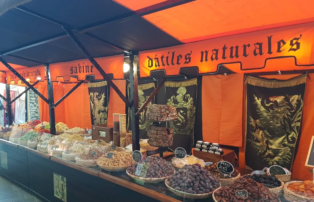 Hi haurà una vintena de parades al mercat d'artesania.