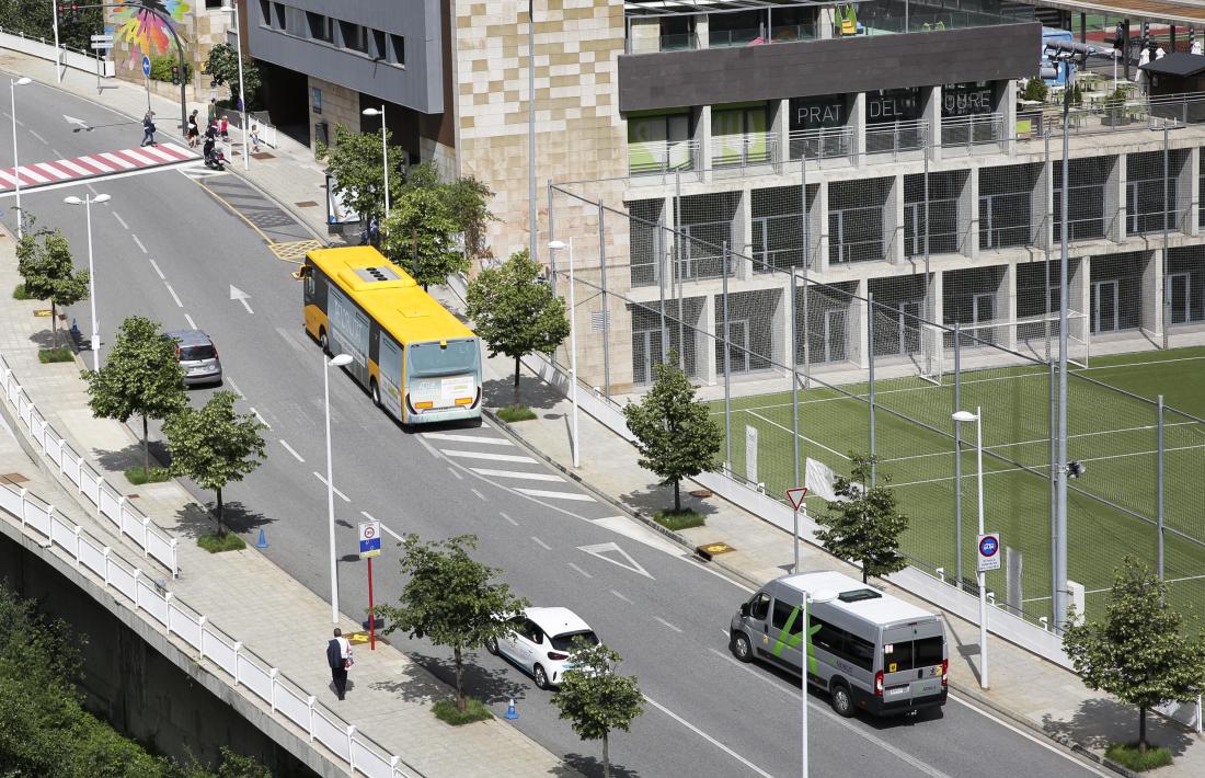Un autobús que realitza la línia de transport públic de Sant Julià de Lòria.