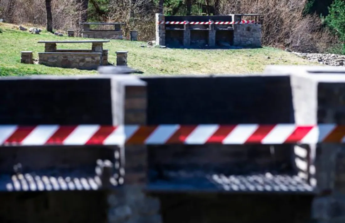Les barbacoes del berenador de la Comella, precintades.