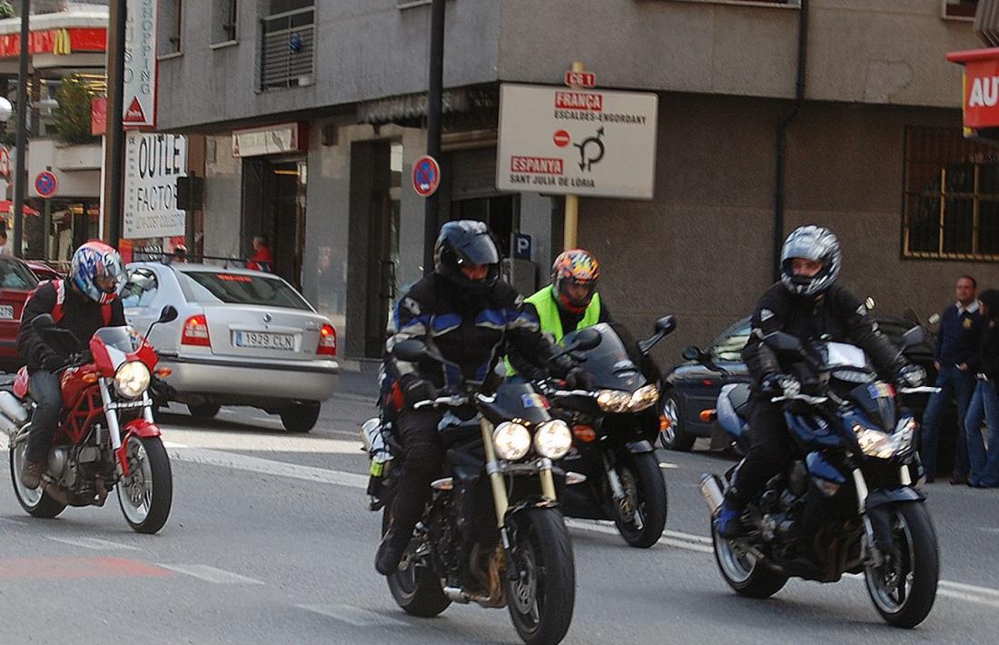Motocicletes a la via pública.