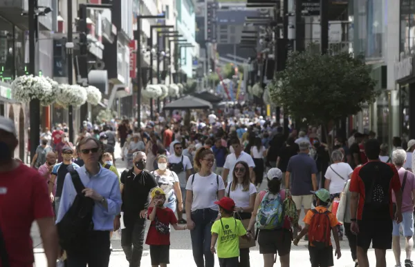 p._09_1._turistes_-_facundo_santana-2