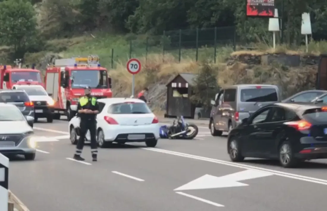 L'accident ha obligat a tallar durant poc més d'una hora la CG-3 a la rotonda de Meritxell