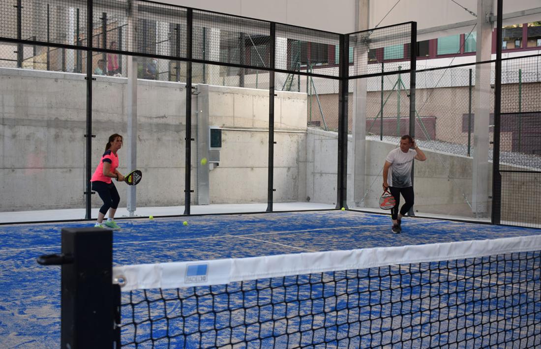 Els membres de la corporació van ser els primers a trepitjar la nova instal·lació esportiva. 