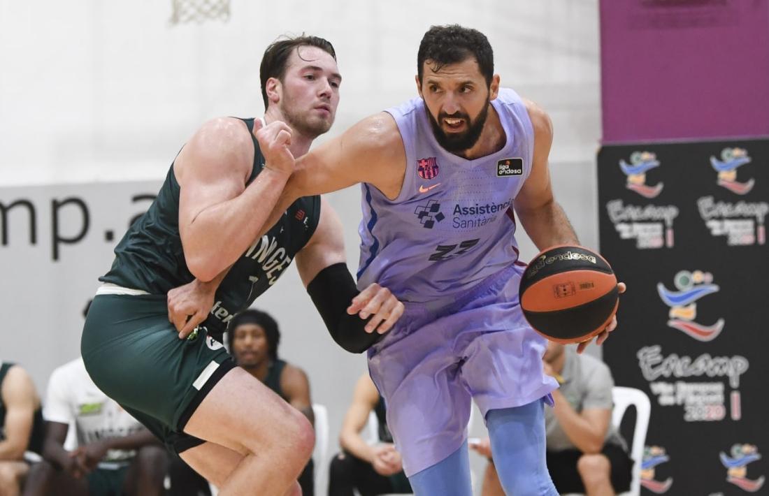 Nikola Mirotic, del Barça, defensat ahir per un jugador del Limoges. Foto: Twitter Barça Basket