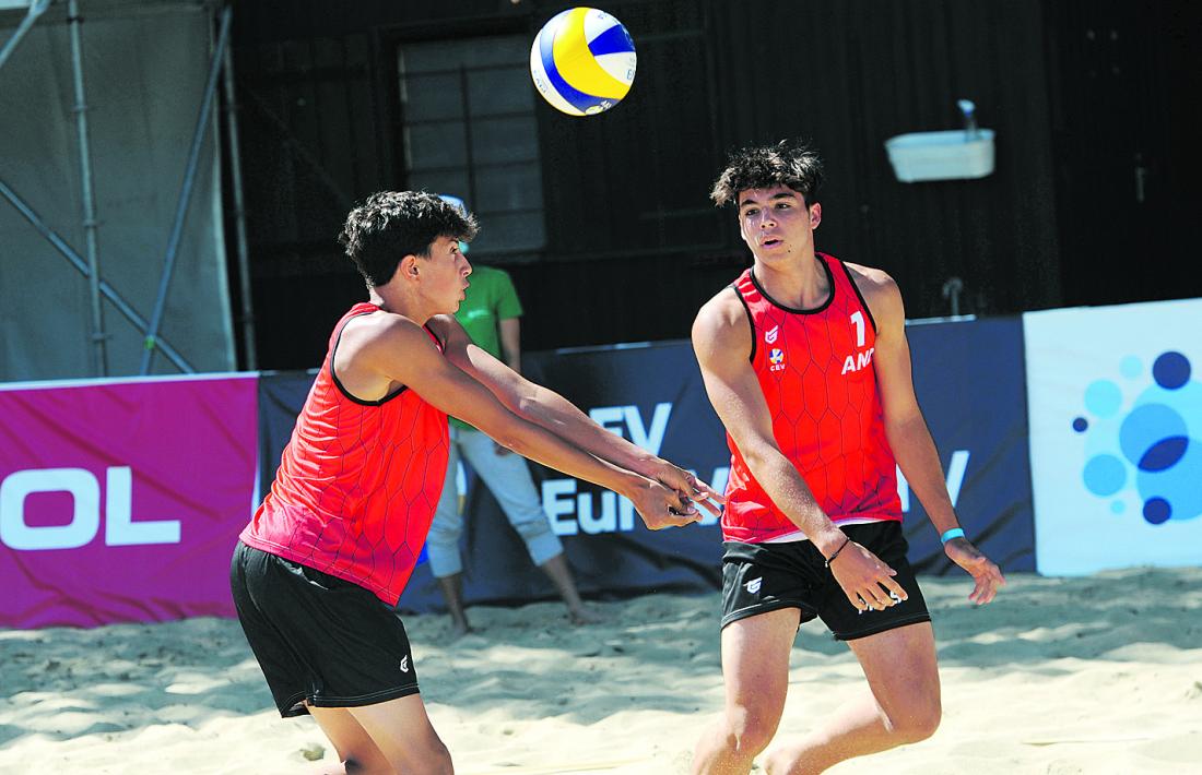 Xavi Mas i Nahuel Tagliaferro. Foto: Federació Andorrana de Voleibol