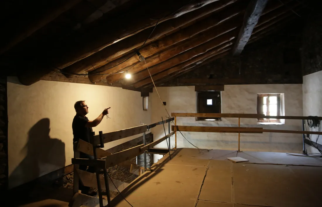 Rubio, al cap de casa: la propietat ha retirat els envans i el dormitori, que estava al fons de la sala, ja no existeix.