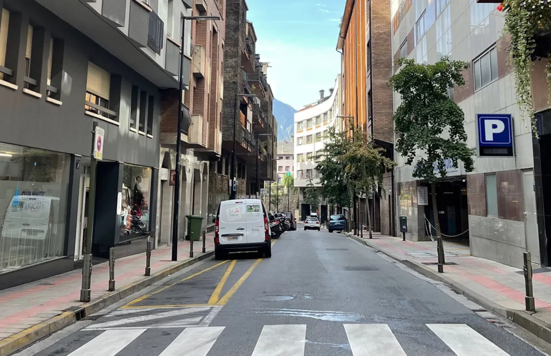 Un dels carrers d'Andorra la Vella que estarà demà tallat al trànsit.