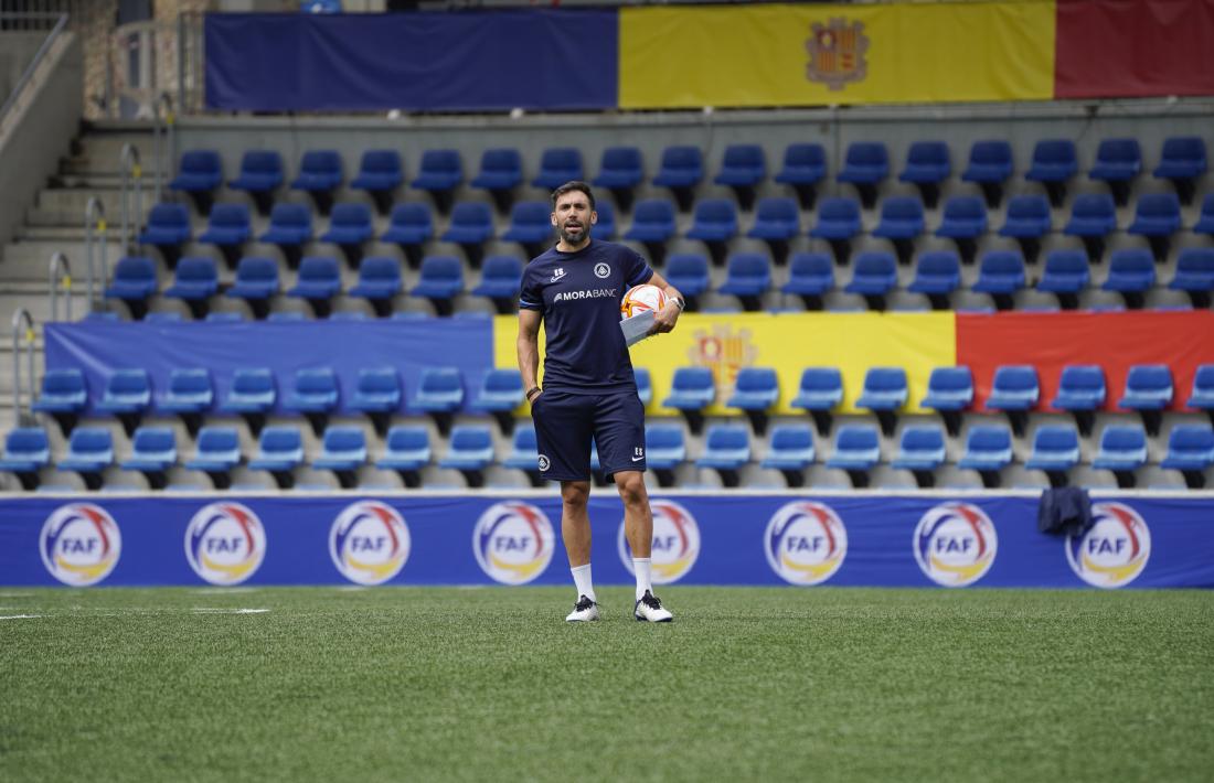 Eder Sarabia s’enfrontarà a un tècnic d’un estil ben similar, Rubén de la Barrera. Foto: FC Andorra