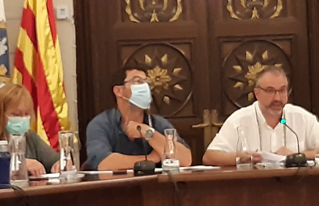 El ple ordinari d’ahir al vespre, l’últim de Fàbrega com a alcalde. Francesc Viaplana n’agafarà el relleu dissabte oficialment.