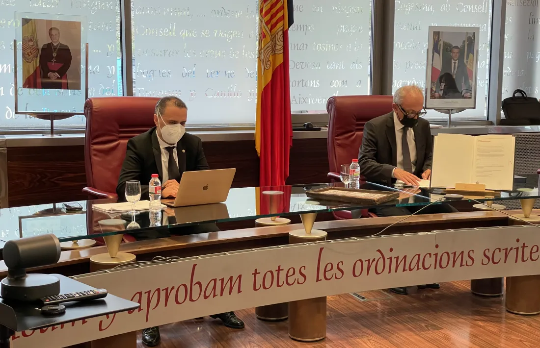 Els cònsols Francesc Camp i Marc Casal, en la sessió de Comú d’ahir.