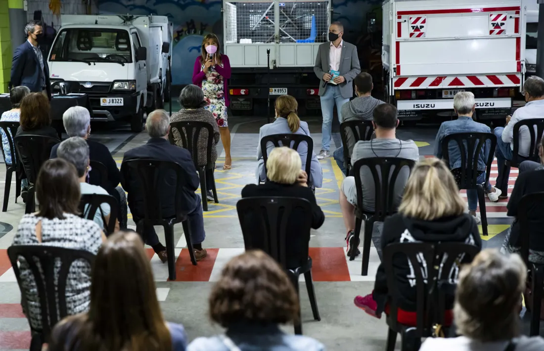 Una cinquantena de veïns del Cedre han assistit a la reunió de barri convocada pel Comú