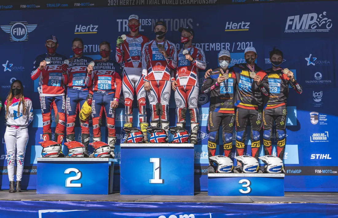 L’equip nacional de trial de la FMA celebrant el podi del Trial de les Nacions a Gouveia. Foto: FMA
