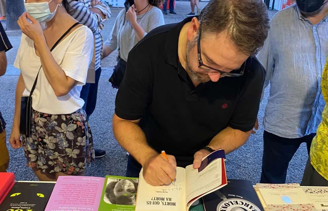Rubio firma exemplars a la Setmana.