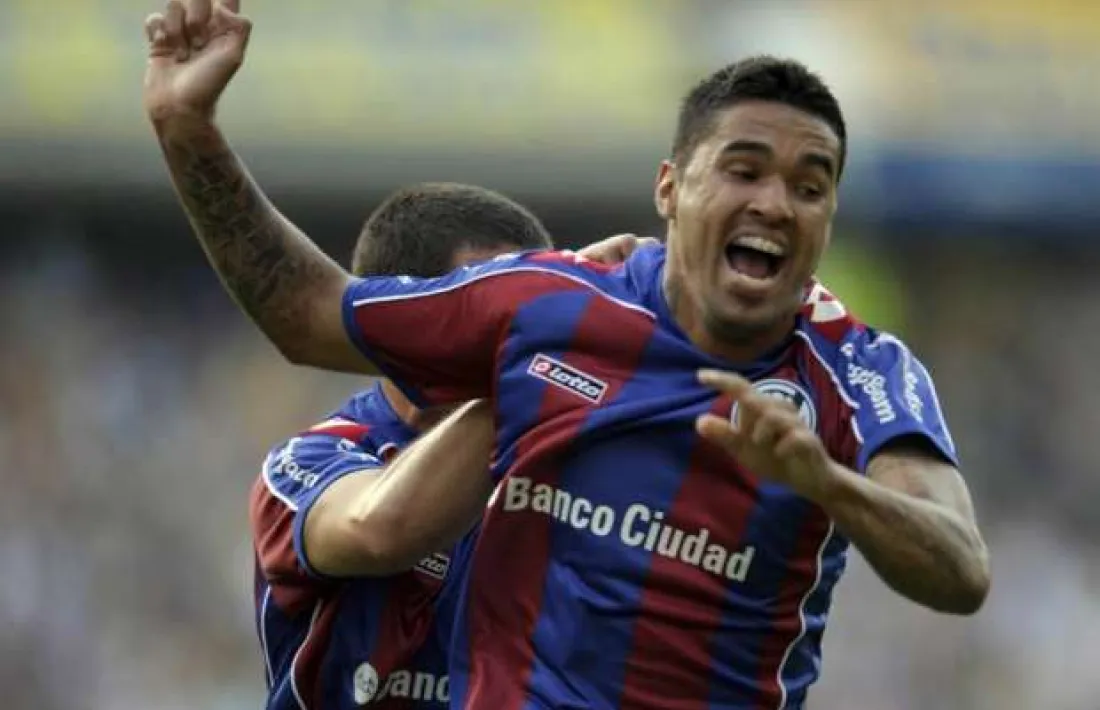   El migcampista uruguaià va marcar a ‘la Bombonera’ amb la samarreta de San Lorenzo d’Almagro. Foto: Twitter