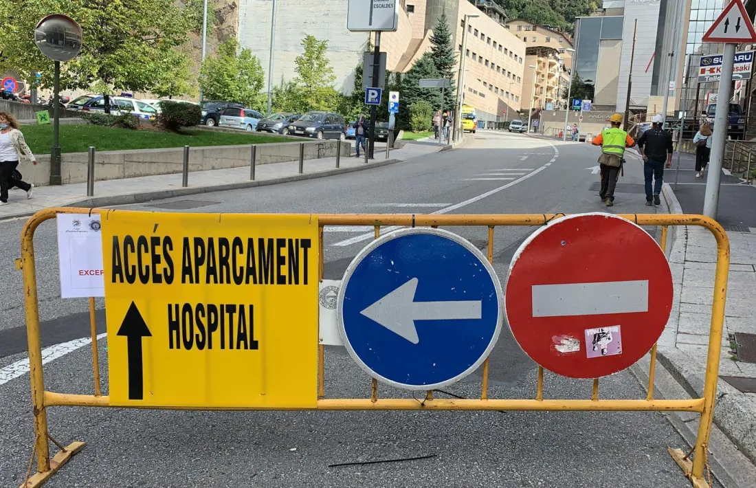 Accés a l'hospital des del carrer de la Unió