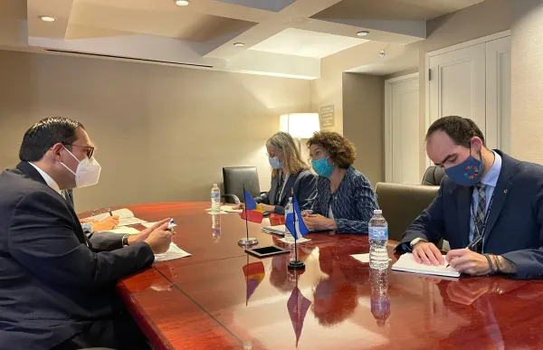 p._07_1_ubach_amb_homoleg_hondures_govern