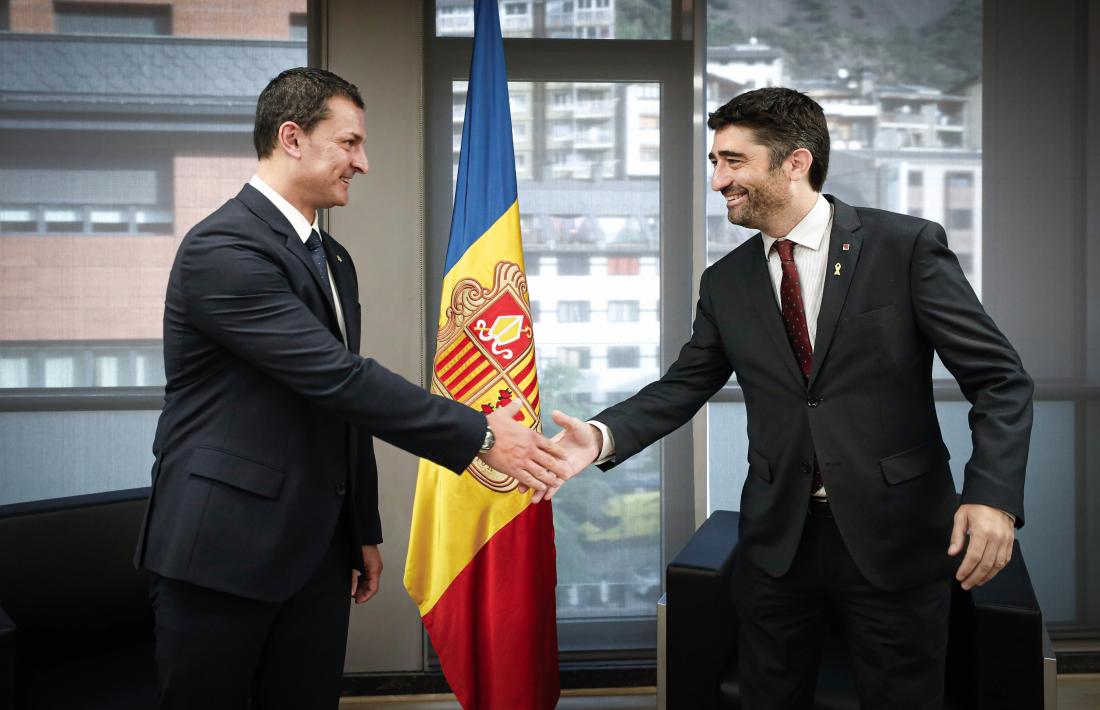 El ministre de Presidència, Economia i Empresa, Jordi Gallardo, ha rebut el vicepresident català, Jordi Puigneró.