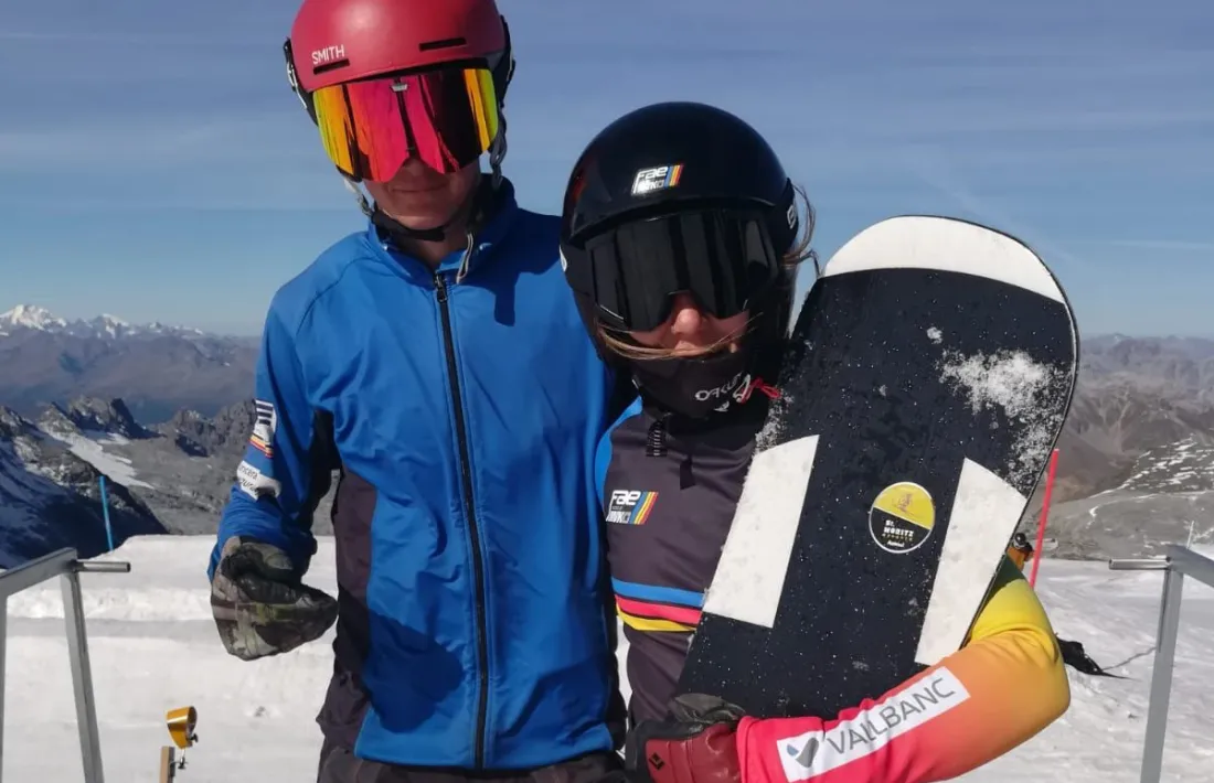 Mario da Cruz i Maeva Estevez, surfistes de neu de la FAE, a Stelvio. Foto: FAE