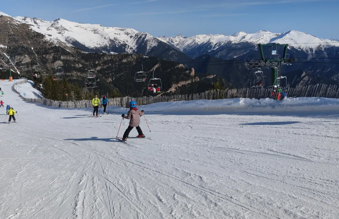 Esquiadors a les pistes d’esquí de Pal.