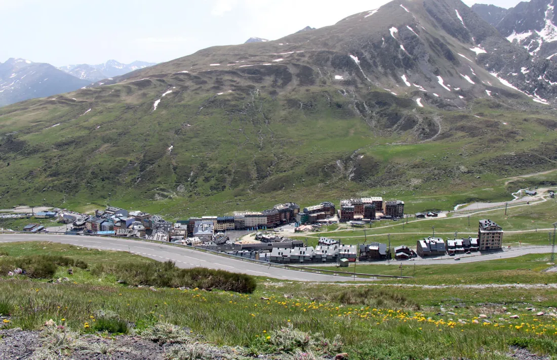 Els habitatges estan destinats a persones que tinguin un contracte de treball per a la temporada d'hivern. 