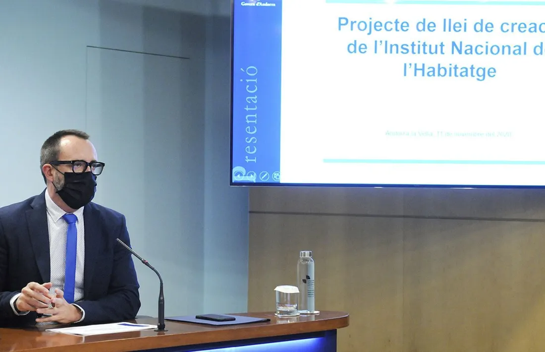 El ministre de Territori i Habitatge, Víctor Filloy, en la presentació de la llei de creació de l'INH.