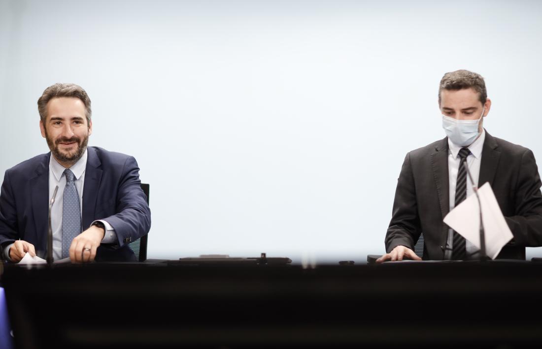 El ministre de Finances, Eric Jover, i el secretari d’Estat d’Afers Financers Internacionals, Marc Ballestà, en la compareixença d’avui.