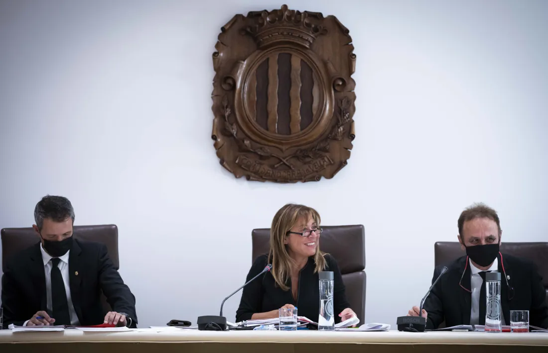 Els cònsols de la capital i el secretari general en la sessió de dijous passat.