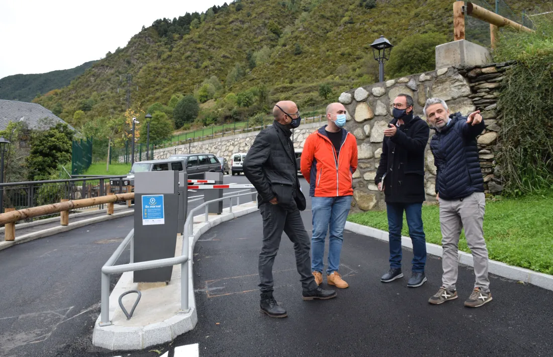 Xavier Fernández i Joan-Marc Pifarré durant la inauguració de l'aparcament de les Bons.